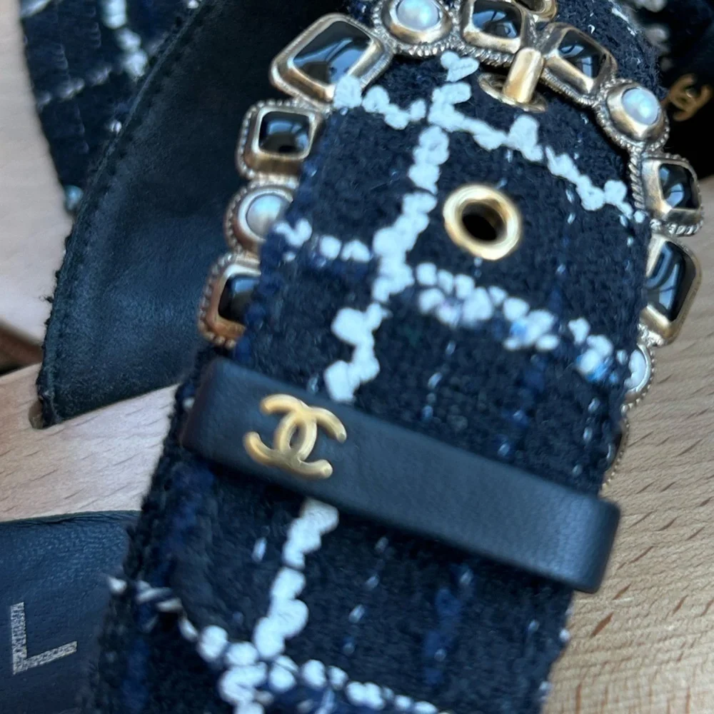 Chanel Tweed Sandals - Picture 8 of 11